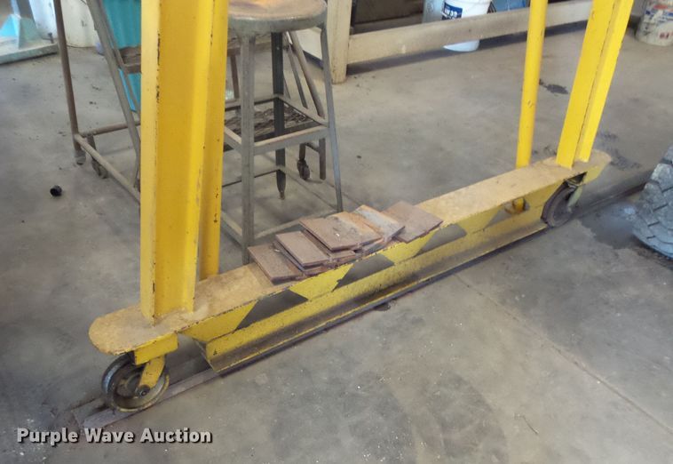 image for item FM9568 A-frame chain hoist