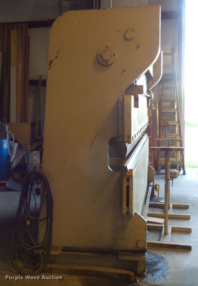 image for item FM9586 Chicago 8L10 steel press brake