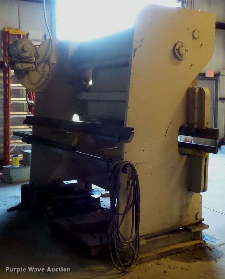 image for item FM9586 Chicago 8L10 steel press brake