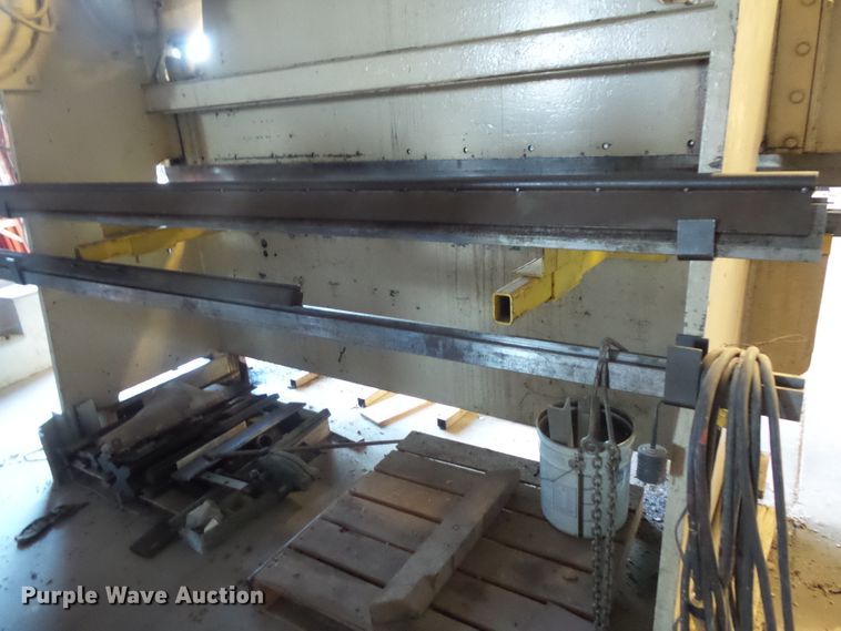 image for item FM9586 Chicago 8L10 steel press brake