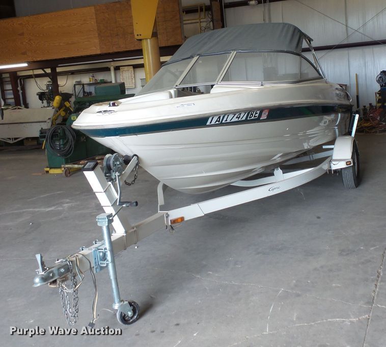 image for item FM9620 2000 Bayliner Capri boat