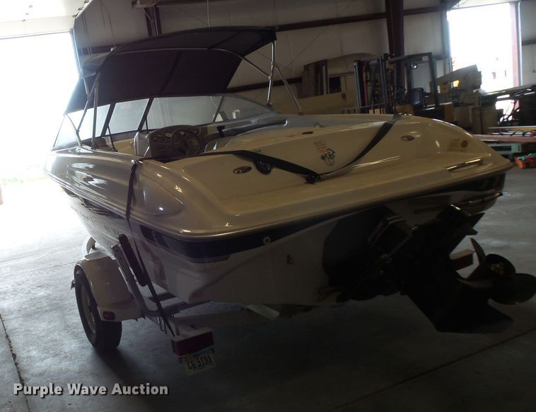 image for item FM9620 2000 Bayliner Capri boat