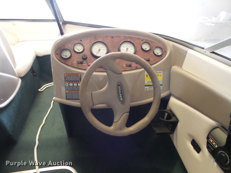 image for item FM9620 2000 Bayliner Capri boat