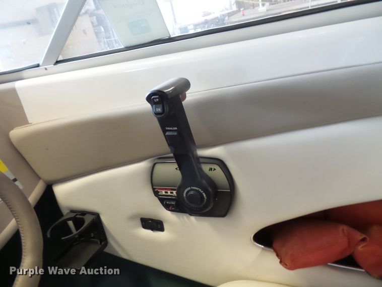 image for item FM9620 2000 Bayliner Capri boat