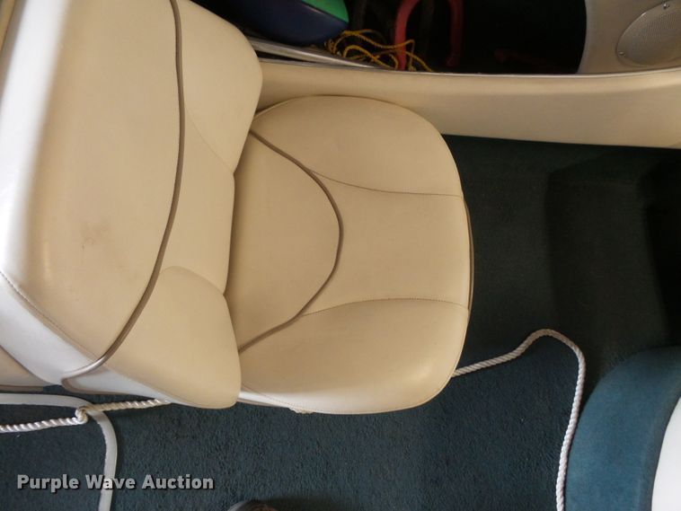 image for item FM9620 2000 Bayliner Capri boat