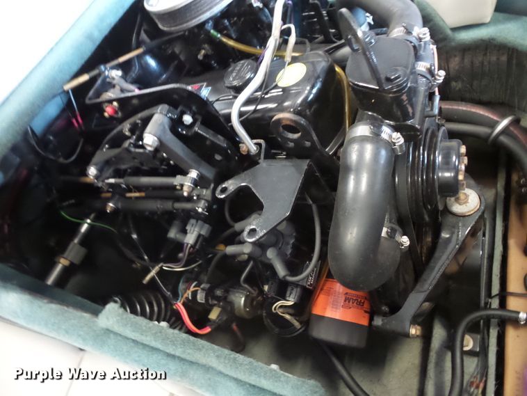 image for item FM9620 2000 Bayliner Capri boat