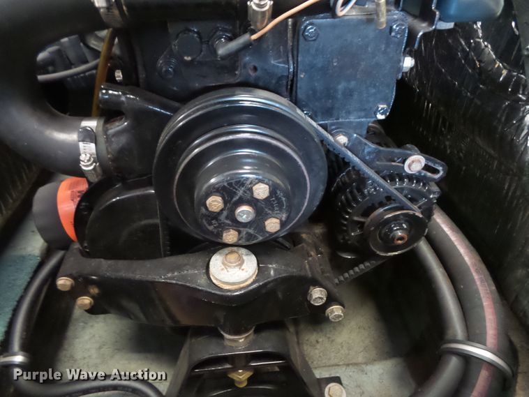 image for item FM9620 2000 Bayliner Capri boat