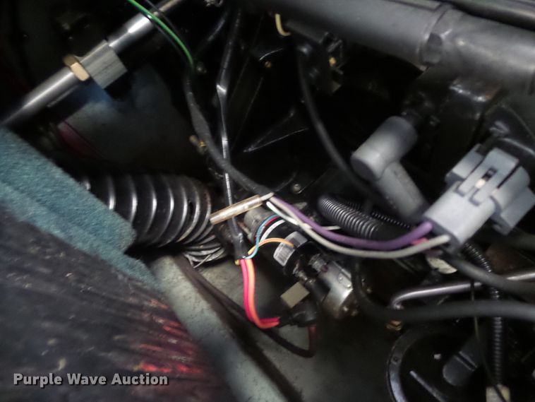 image for item FM9620 2000 Bayliner Capri boat