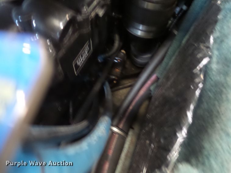 image for item FM9620 2000 Bayliner Capri boat