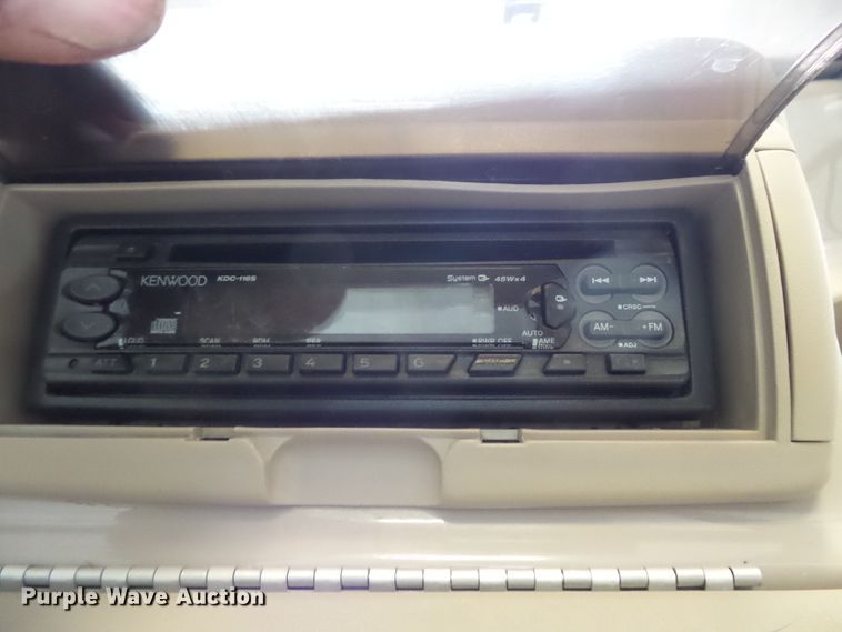 image for item FM9620 2000 Bayliner Capri boat