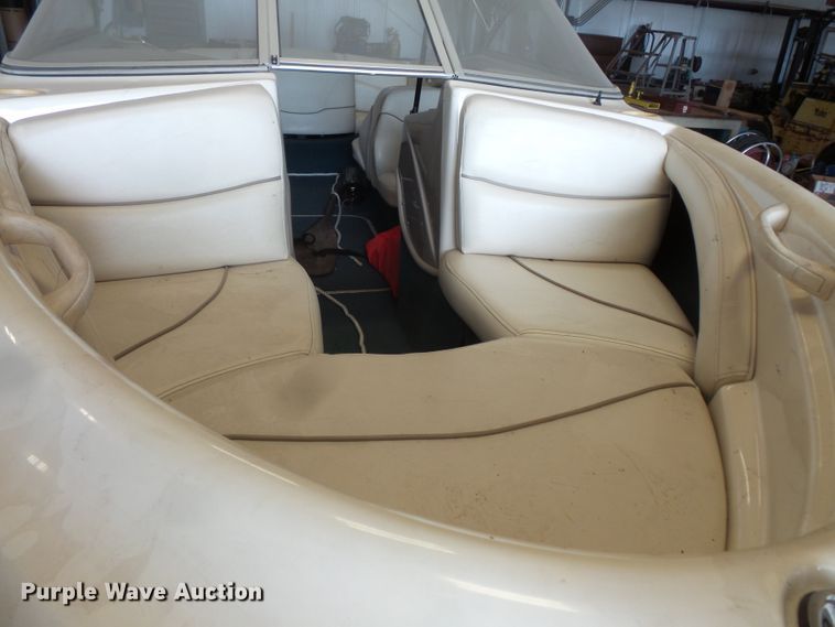 image for item FM9620 2000 Bayliner Capri boat