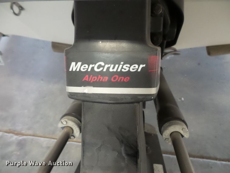 image for item FM9620 2000 Bayliner Capri boat