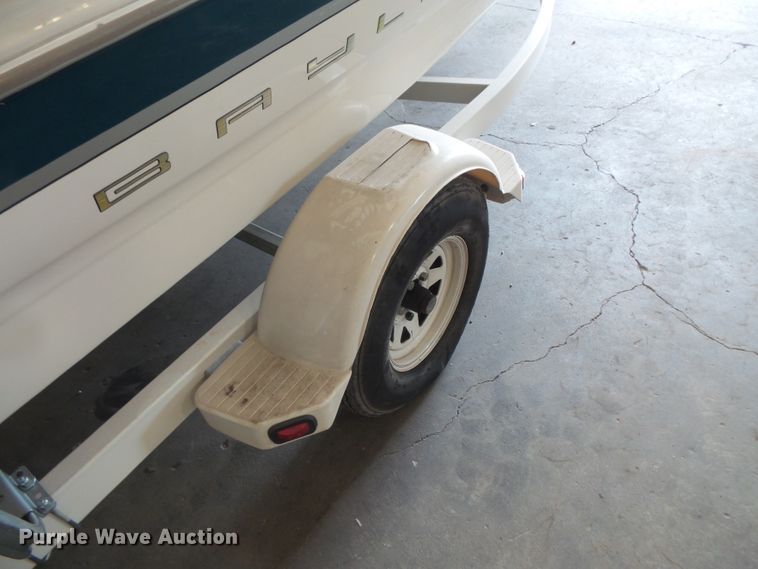 image for item FM9620 2000 Bayliner Capri boat