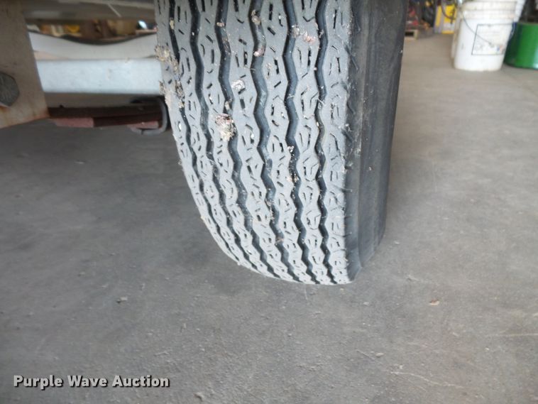 image for item FM9620 2000 Bayliner Capri boat