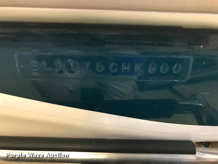 image for item FM9620 2000 Bayliner Capri boat