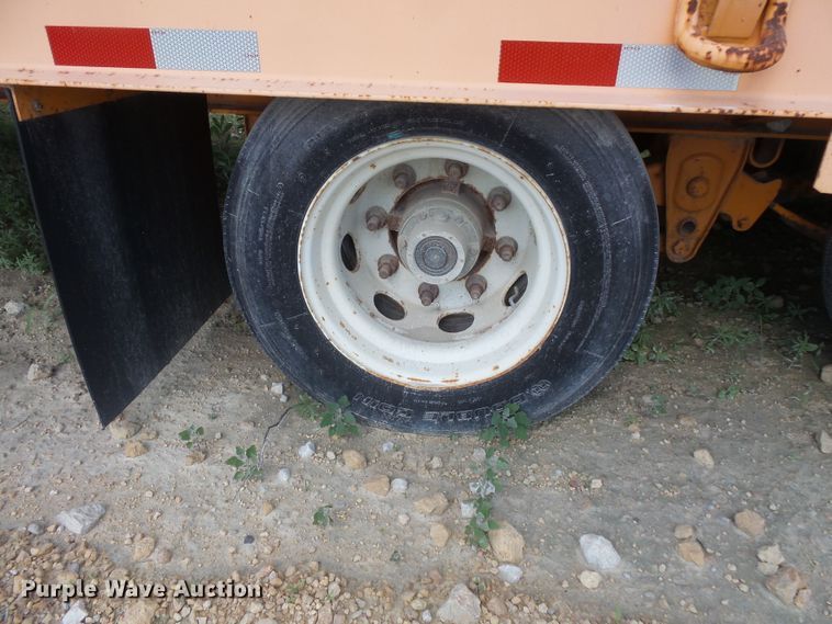 image for item FM9628 2008 Kaufman equipment trailer