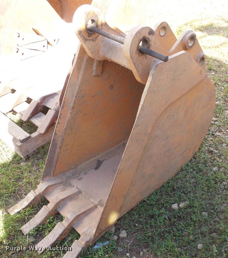 (2) backhoe buckets in Clinton, IA Item FM9630 sold Purple Wave