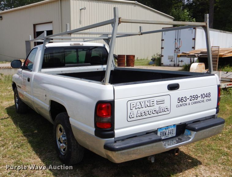 image for item FT9315 2001 Dodge Ram 1500 pickup truck