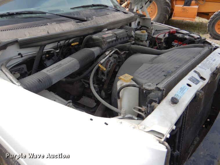 image for item FT9315 2001 Dodge Ram 1500 pickup truck