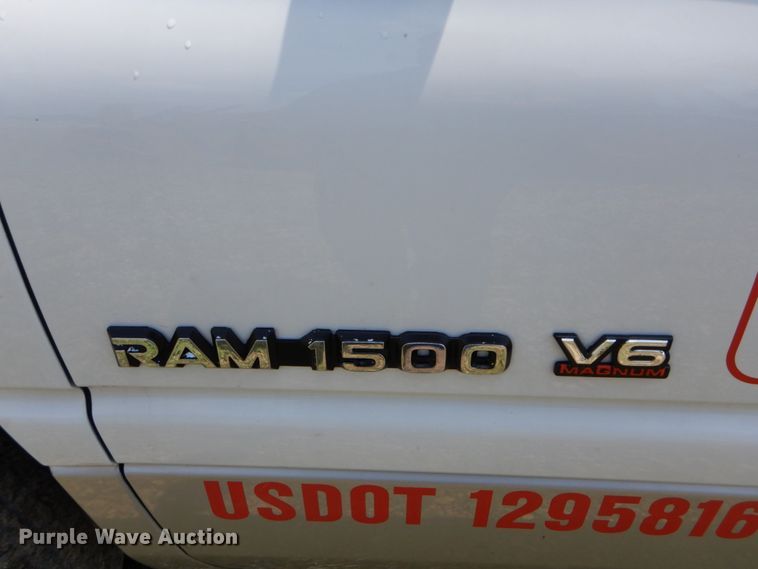 image for item FT9315 2001 Dodge Ram 1500 pickup truck