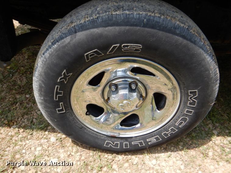 image for item FT9315 2001 Dodge Ram 1500 pickup truck