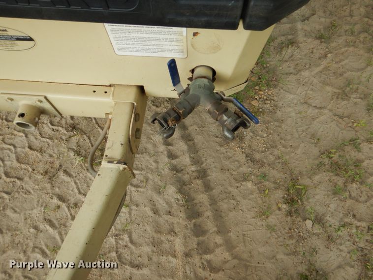 image for item FT9320 1997 Ingersoll Rand P185WJD air compressor