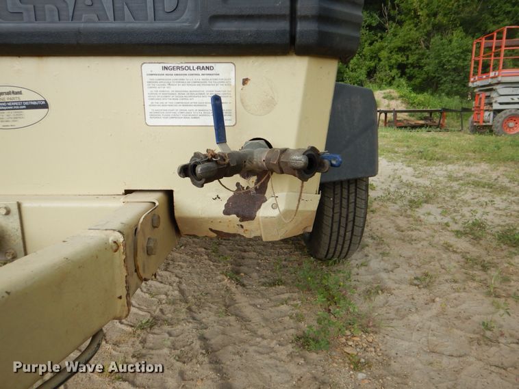 image for item FT9320 1997 Ingersoll Rand P185WJD air compressor