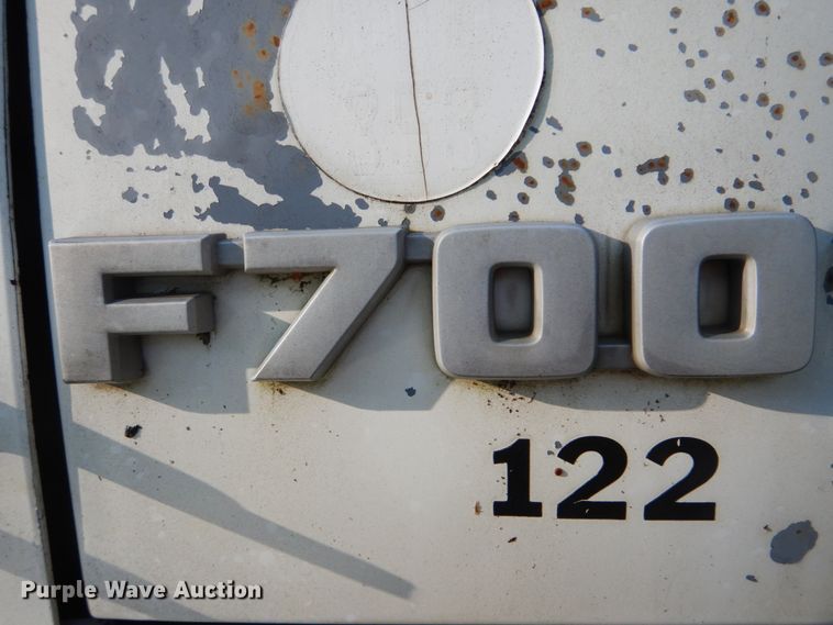 image for item FT9322 1992 Ford F700 dump truck