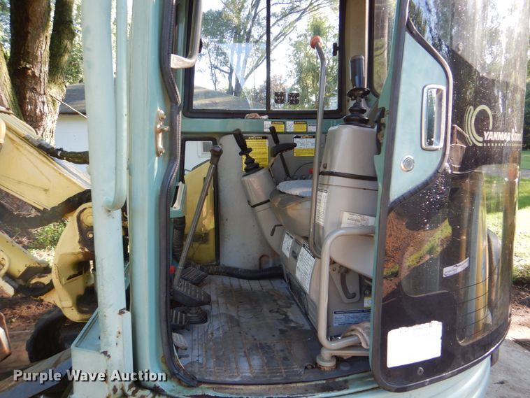 image for item FT9324 1999 Yanmar ViO70 mini excavator