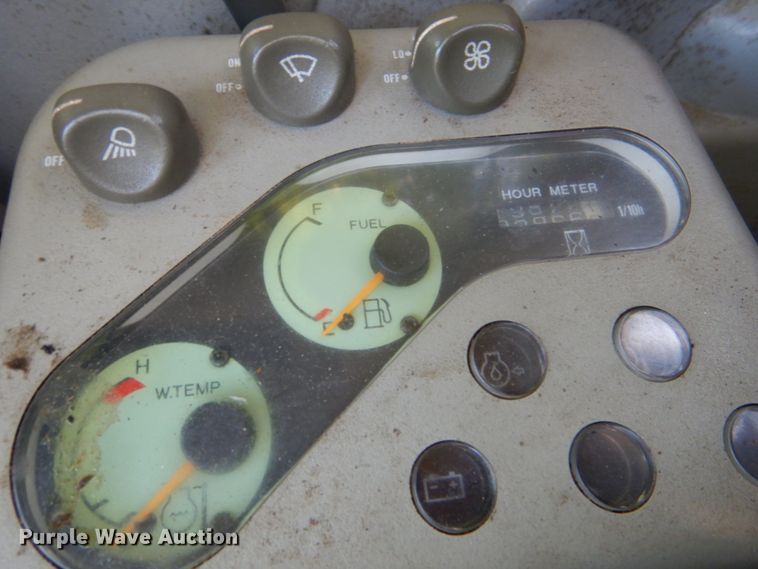 image for item FT9324 1999 Yanmar ViO70 mini excavator