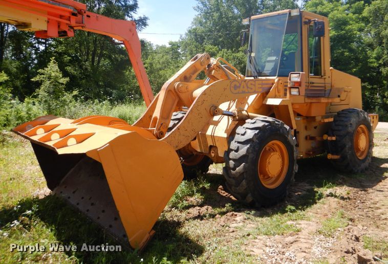 image for item FT9328 1995 Case 621B wheel loader