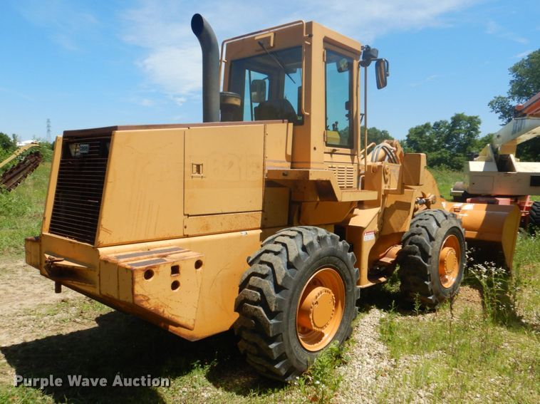 image for item FT9328 1995 Case 621B wheel loader