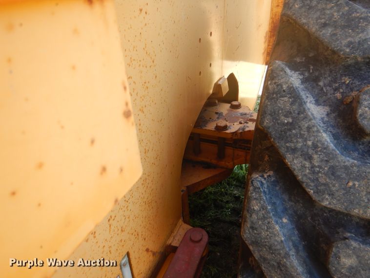 image for item FT9328 1995 Case 621B wheel loader