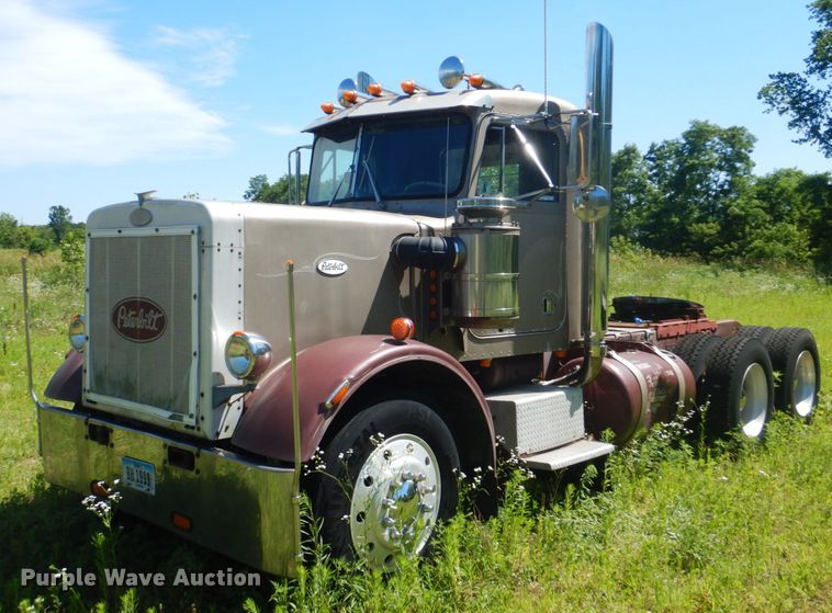 image for item FT9331 1975 Peterbilt semi truck