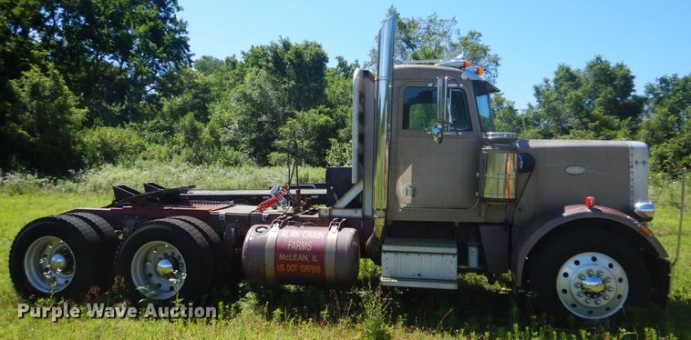 image for item FT9331 1975 Peterbilt semi truck