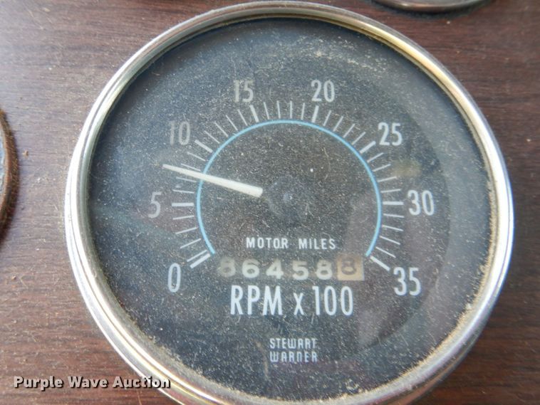 image for item FT9331 1975 Peterbilt semi truck