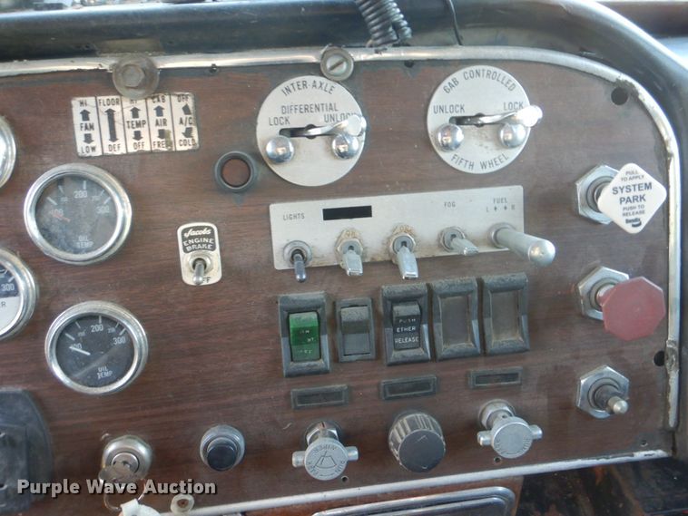 image for item FT9331 1975 Peterbilt semi truck