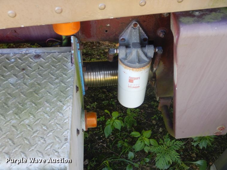 image for item FT9331 1975 Peterbilt semi truck