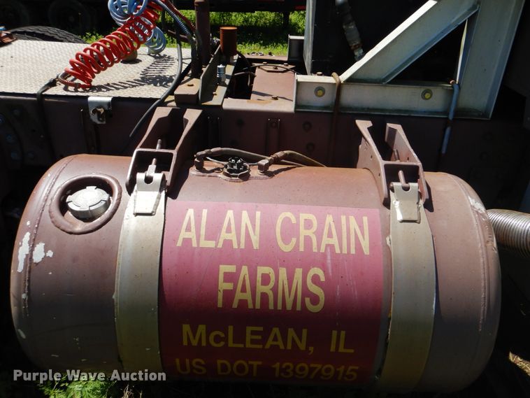 image for item FT9331 1975 Peterbilt semi truck