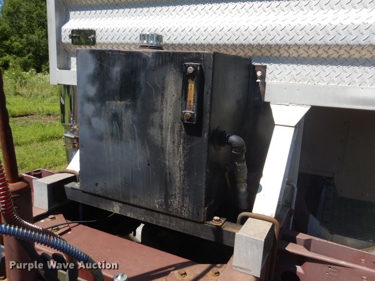 image for item FT9331 1975 Peterbilt semi truck