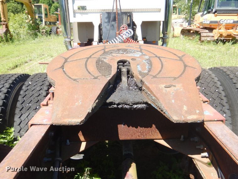 image for item FT9331 1975 Peterbilt semi truck