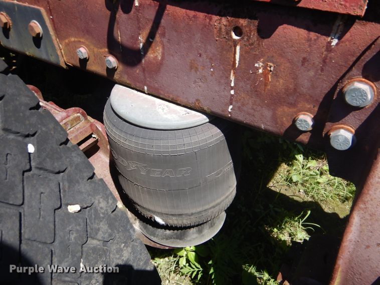 image for item FT9331 1975 Peterbilt semi truck