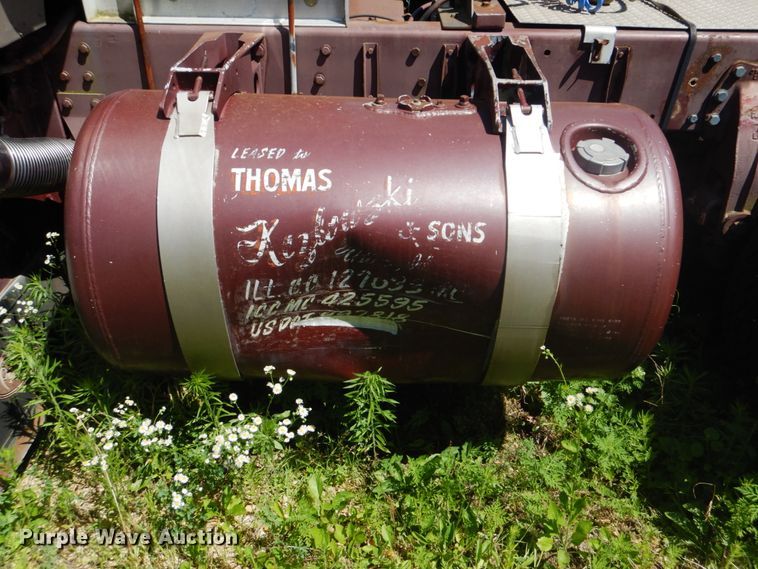 image for item FT9331 1975 Peterbilt semi truck