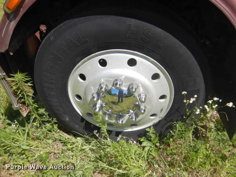 image for item FT9331 1975 Peterbilt semi truck