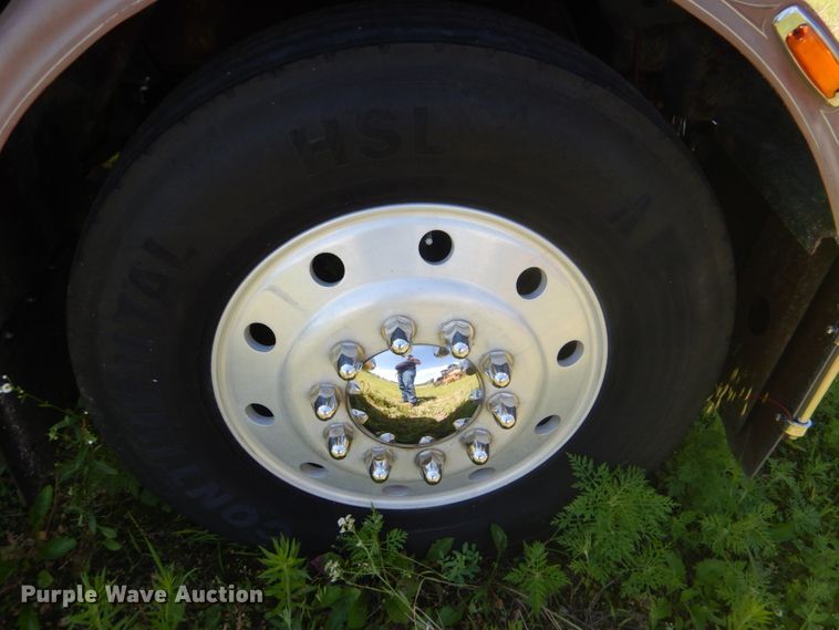 image for item FT9331 1975 Peterbilt semi truck