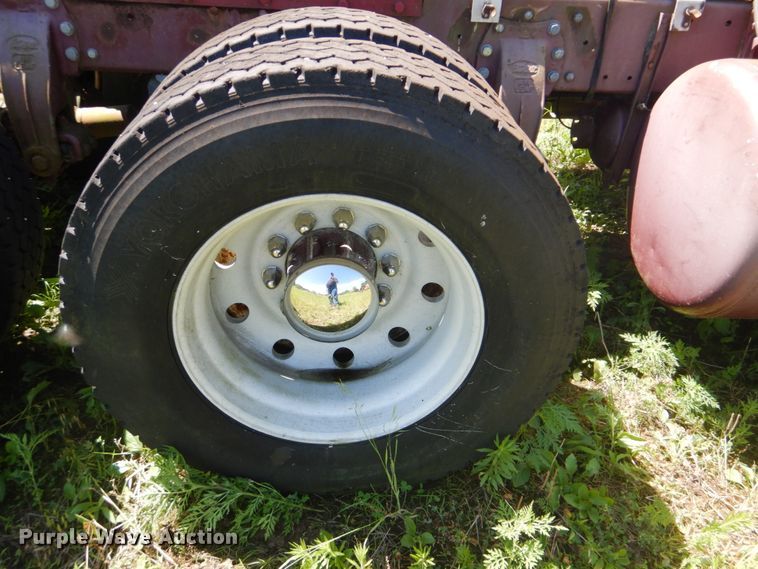 image for item FT9331 1975 Peterbilt semi truck