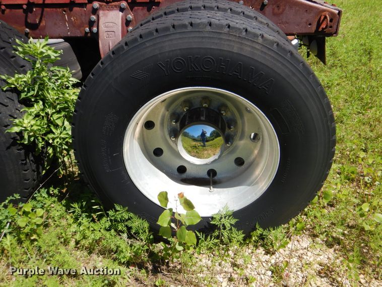 image for item FT9331 1975 Peterbilt semi truck