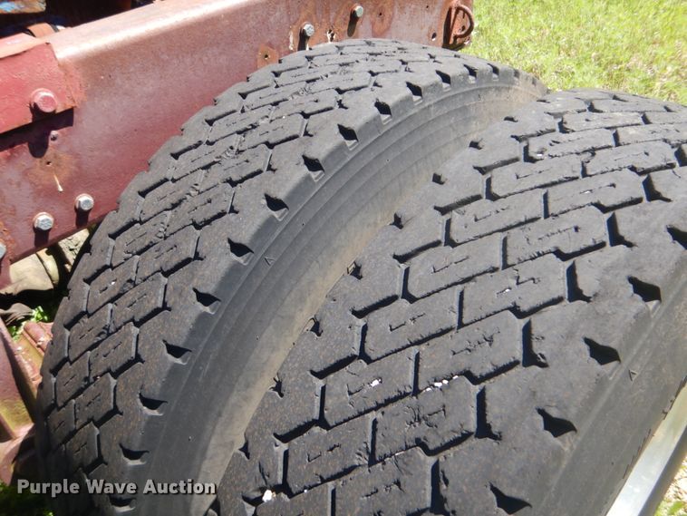 image for item FT9331 1975 Peterbilt semi truck