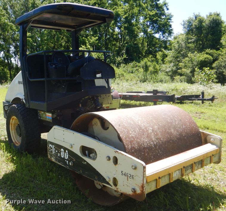 image for item FT9334 2005 Ingersoll Rand SD-70D TF single drum roller