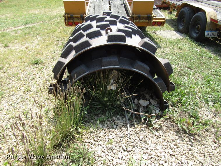 image for item FT9334 2005 Ingersoll Rand SD-70D TF single drum roller